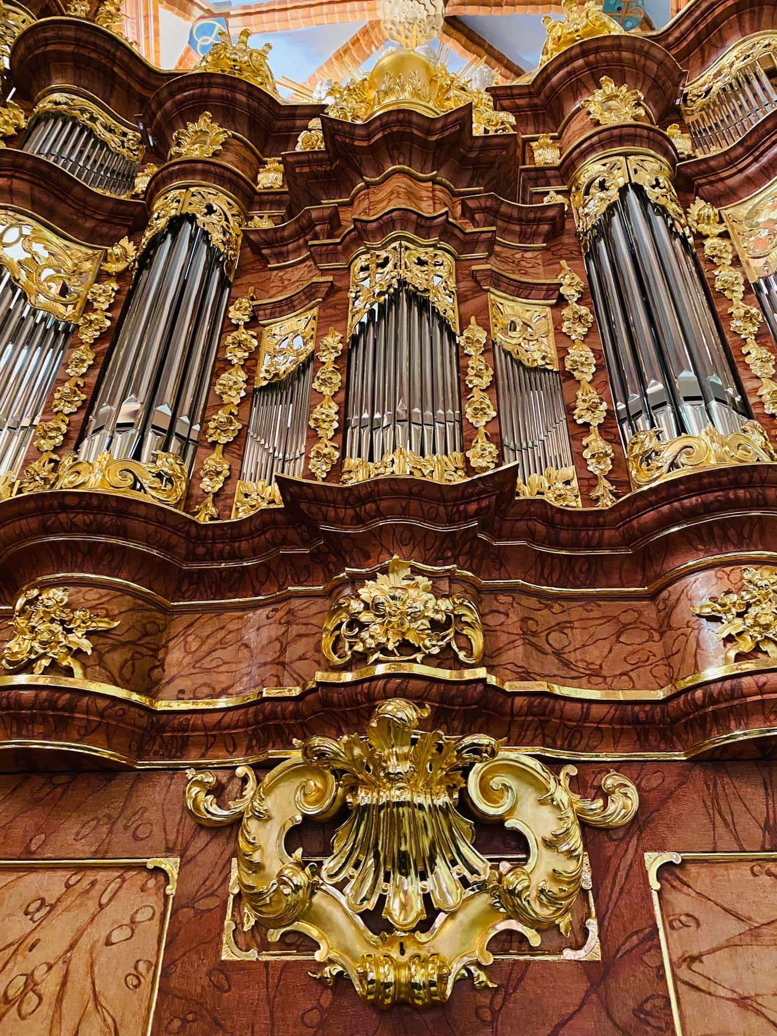 Rekonstrukcja szafa organowa